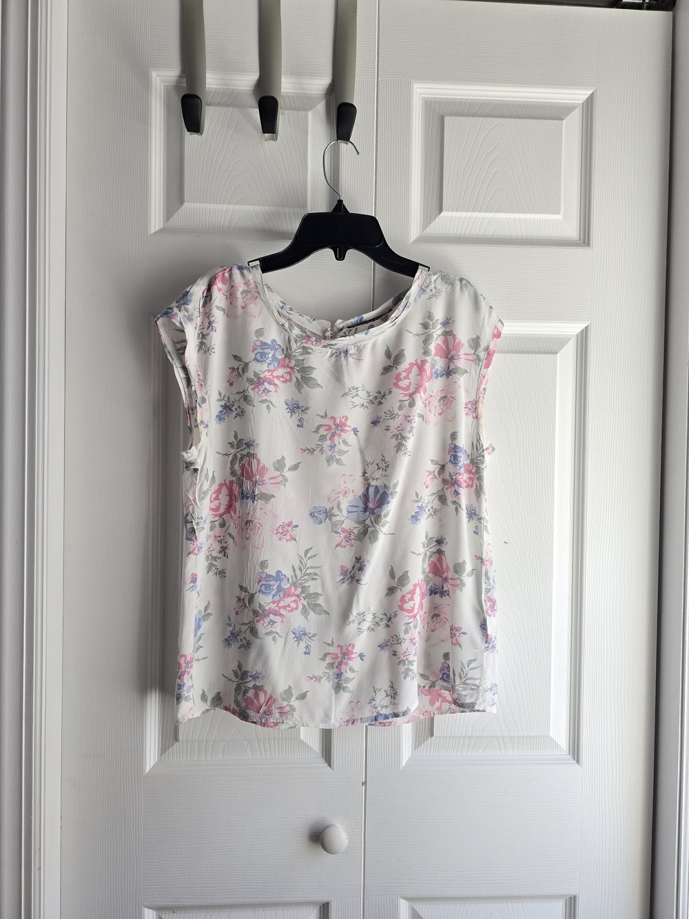 Abercrombie & Fitch White Floral Cap Sleeve Blouse Size XS